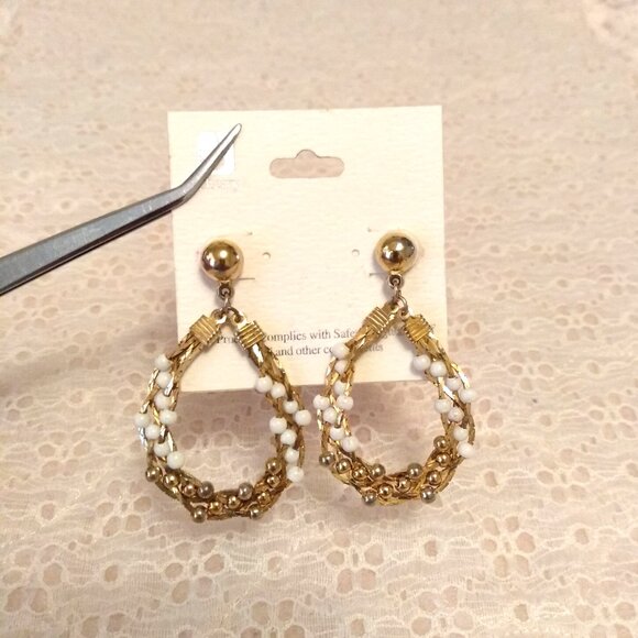 Vintage White Gold Beads Gold Tone Dangle Oval Drop Earrings - Picture 3 of 7
